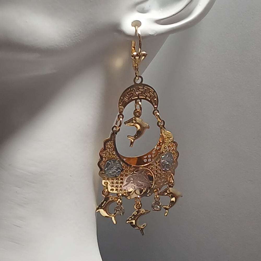 Gold Layered Woman Delphine lovers Earrings